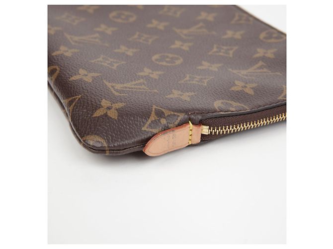 Louis Vuitton Clutch Étrier Voyage PM Marrone - vista 7