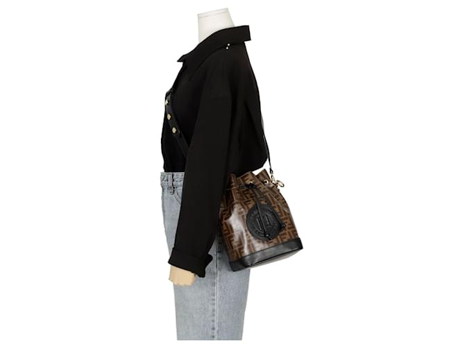 Fendi Borsa a tracolla a secchiello Montrezo Small Marrone - vista 9