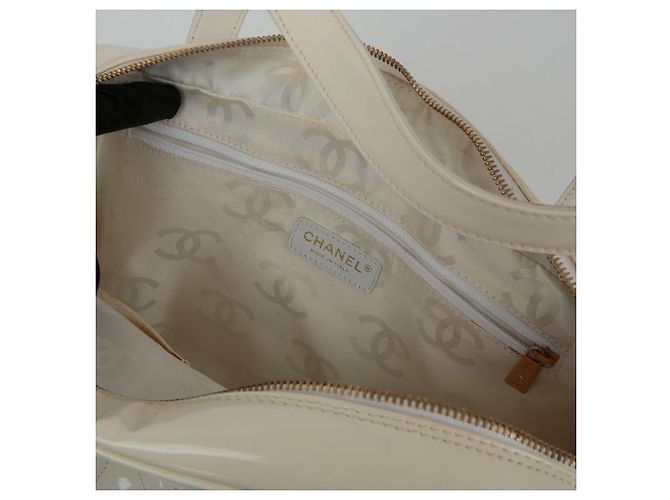 Chanel Borsa da bowling con logo Triple CC Bianco - vista 19