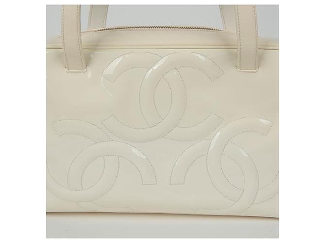 Chanel Borsa da bowling con logo Triple CC Bianco - vista 3