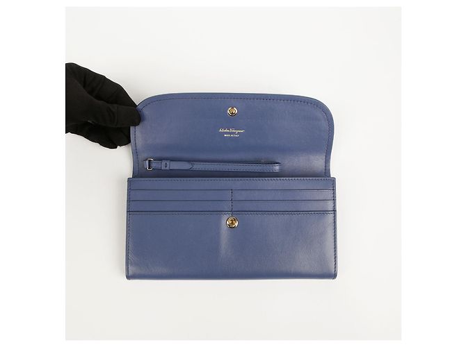 Salvatore Ferragamo Cartera larga con solapa y correa BARA - vista 8