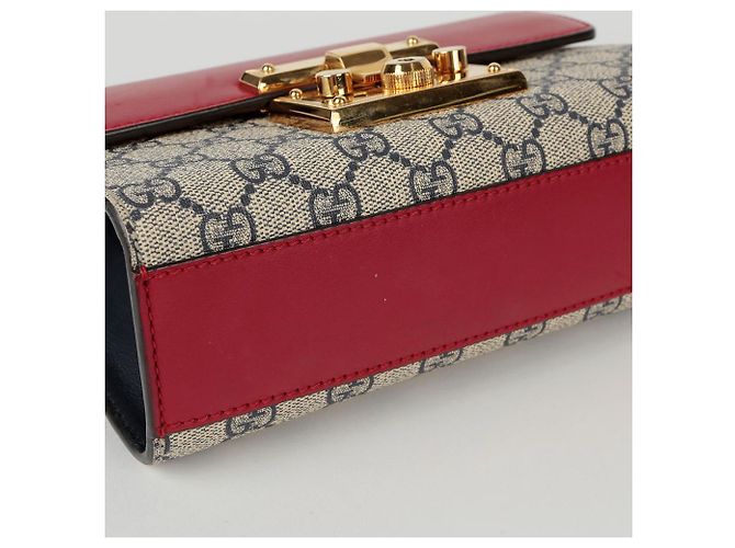 Gucci Borsa a tracolla incrociata piccola con catena e chiusura a paddle Rosso - vista 10