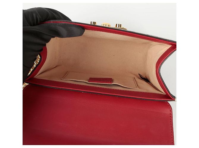 Gucci Borsa a tracolla incrociata piccola con catena e chiusura a paddle Rosso - vista 13