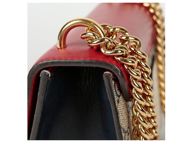 Gucci Borsa a tracolla incrociata piccola con catena e chiusura a paddle Rosso - vista 8