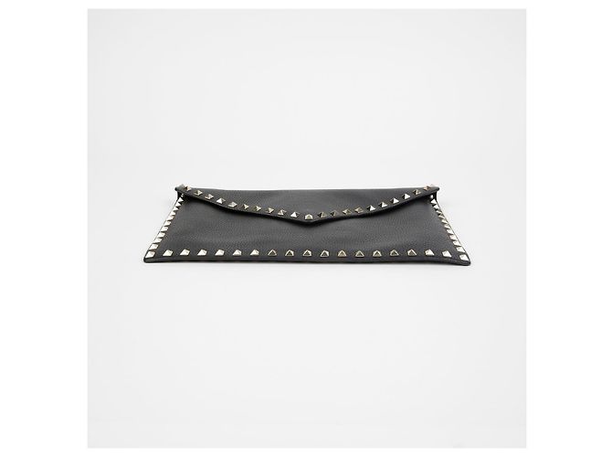Valentino Clutch sobre Rockstud Negro - vista 5
