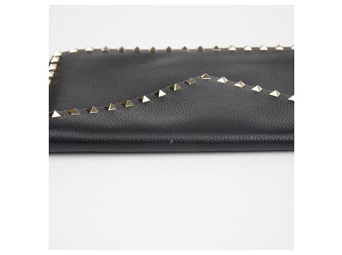 Valentino Clutch sobre Rockstud Negro - vista 6