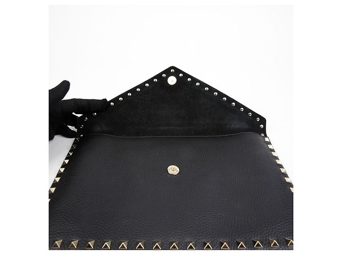 Valentino Clutch sobre Rockstud Negro - vista 8