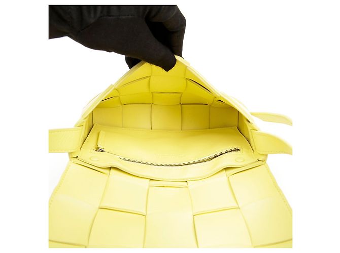 Bottega Veneta Borsa a Spalla Crossbody Intrecciato Cassette Giallo - vista 11