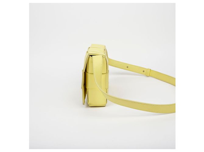 Bottega Veneta Borsa a Spalla Crossbody Intrecciato Cassette Giallo - vista 5