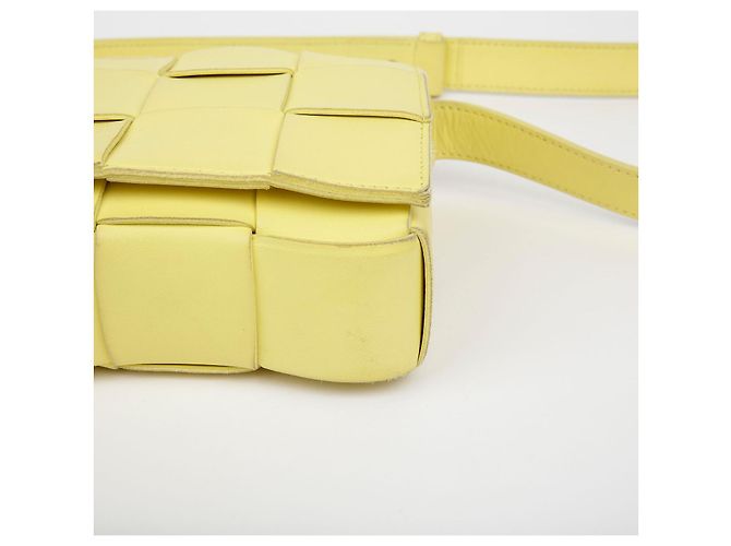 Bottega Veneta Borsa a Spalla Crossbody Intrecciato Cassette Giallo - vista 7