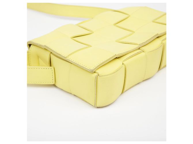 Bottega Veneta Borsa a Spalla Crossbody Intrecciato Cassette Giallo - vista 8