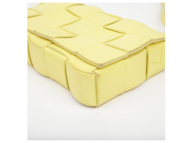 Bottega Veneta Borsa a Spalla Crossbody Intrecciato Cassette Giallo - vista 9