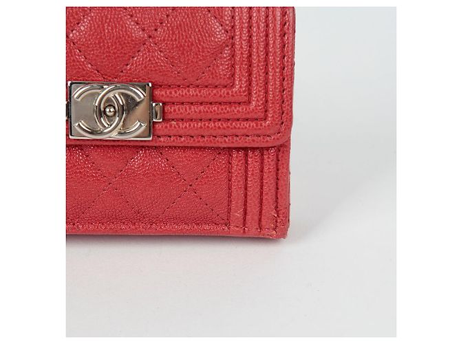 Chanel Billetera Doble Boy Caviar Roja - vista 3