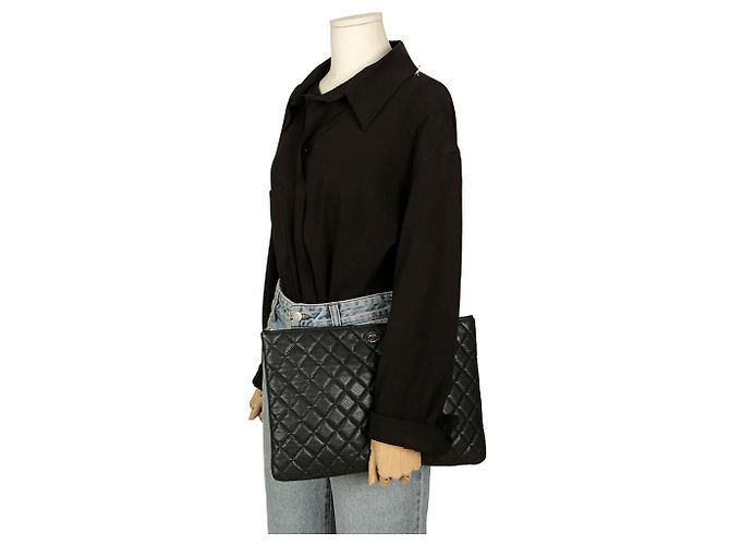 Chanel Clutch Grande CC in Pelle Caviar Nero - vista 11