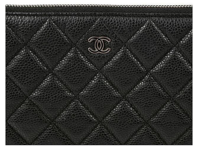 Chanel Clutch Grande CC in Pelle Caviar Nero - vista 3