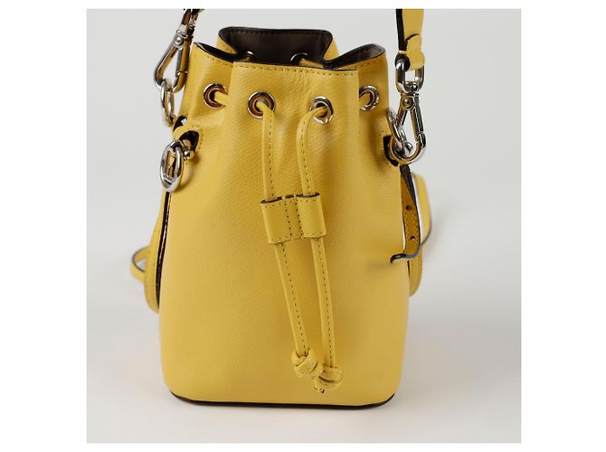 Fendi Borsa Tote Mini Bucket Montrezo Giallo - vista 2
