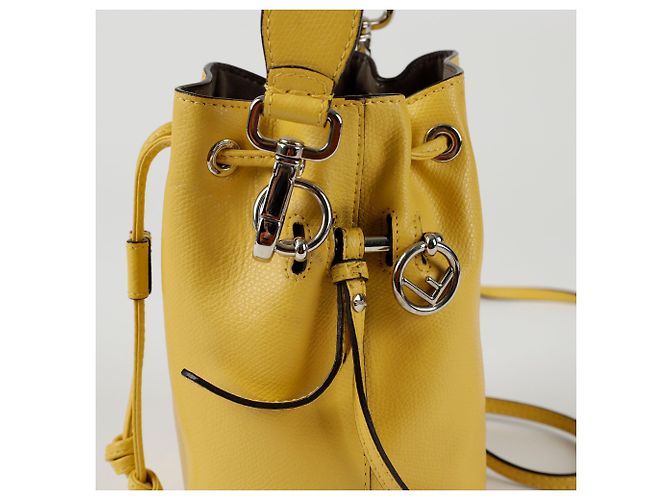 Fendi Borsa Tote Mini Bucket Montrezo Giallo - vista 4