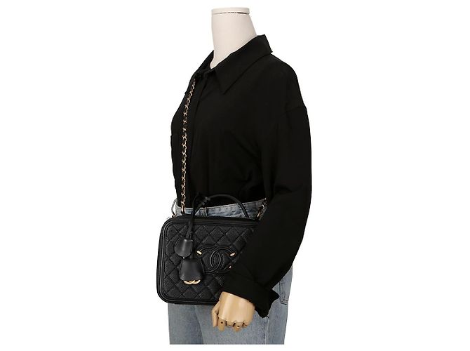 Chanel Große Kosmetiktasche aus Kaviarleder Schwarz - Ansicht 10