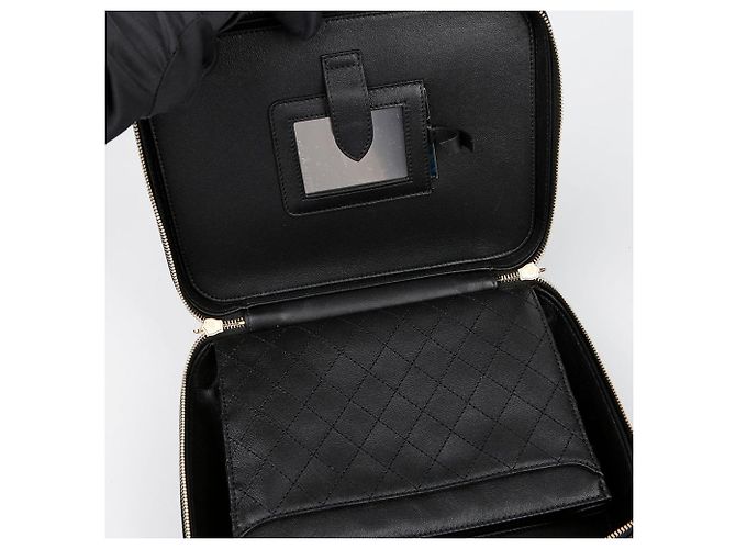 Chanel Große Kosmetiktasche aus Kaviarleder Schwarz - Ansicht 8