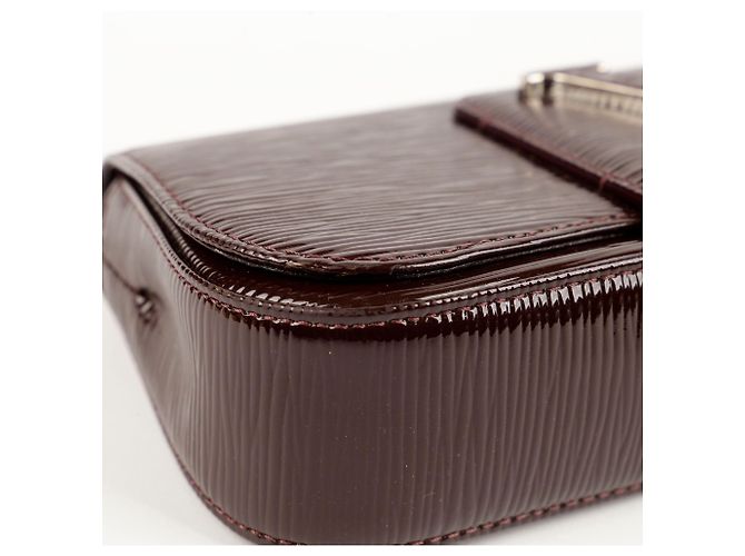 Louis Vuitton Clutch SoBe Roja - vista 12