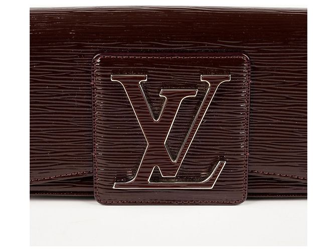 Louis Vuitton Clutch SoBe Roja - vista 3