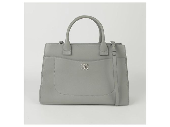 Chanel Grande Borsa Tote e Borsa a Spalla Neo Executive New Surf Marrone - vista 2