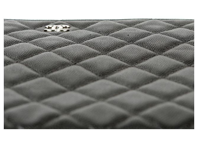 Chanel Clutch Classica Nuova Media in Pelle Caviar Nero - vista 9