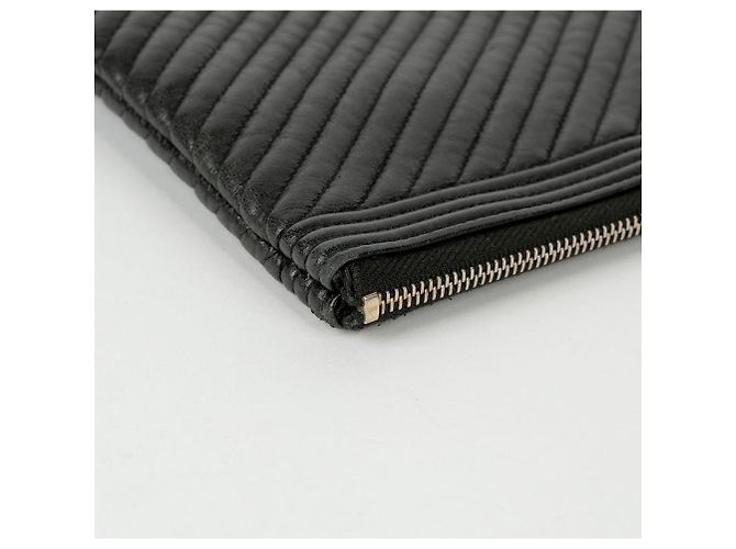 Chanel Clutch Mediano Chevron Boy Negro - vista 10