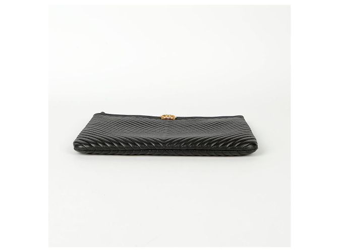 Chanel Clutch Mediano Chevron Boy Negro - vista 6