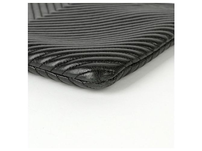 Chanel Clutch Mediano Chevron Boy Negro - vista 7