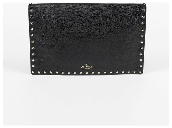Valentino Clutch sobre Rockstud Negro - vista 3