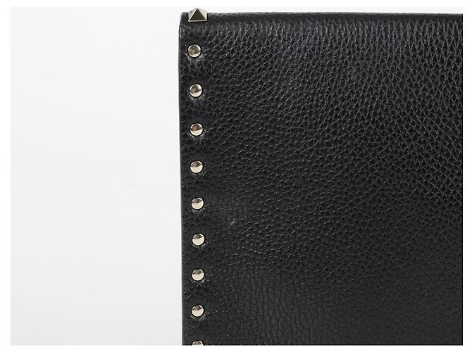 Valentino Clutch sobre Rockstud Negro - vista 5