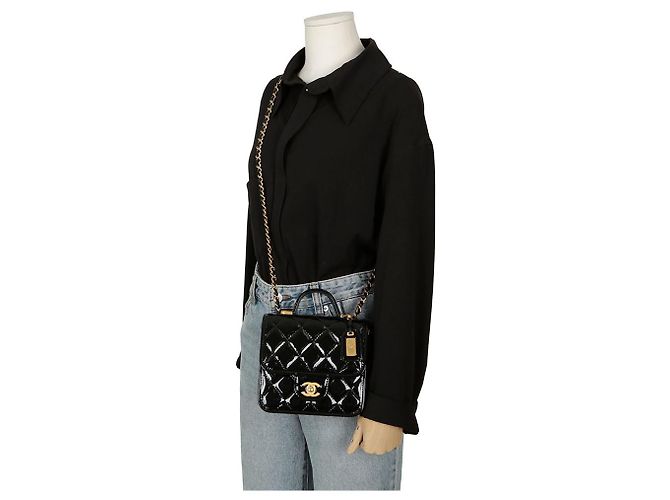 Chanel Schultertasche mit Klappe und Obergriff Schwarz - Ansicht 11