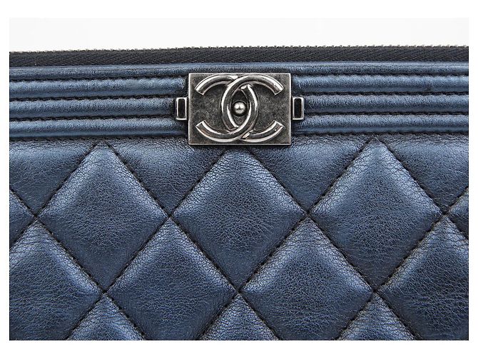 Chanel Clutch Grande Metal Boy Blu - vista 3