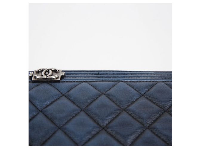 Chanel Clutch Grande Metal Boy Blu - vista 4
