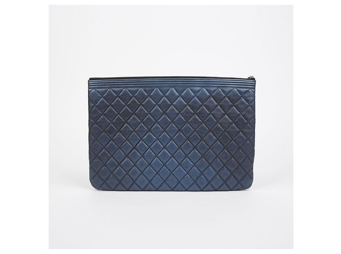 Chanel Clutch Grande Metal Boy Blu - vista 5