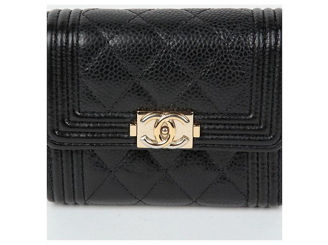 Boy Chanel Portafoglio Ragazzo in Pelle di Caviale Nero - vista 3