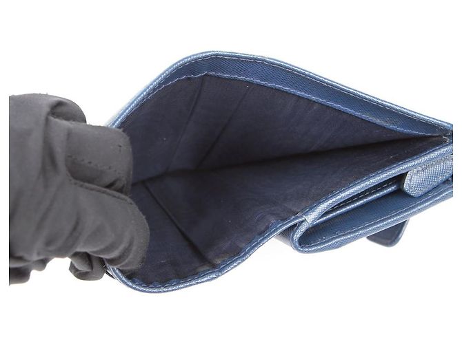 Saffiano Prada Billetera compacta con logo de metal Azul - vista 13
