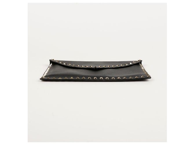 Valentino Clutch sobre Rockstud Negro - vista 8