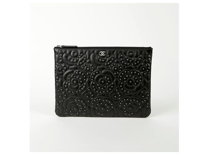 Chanel Clutch con borchie Camellia Nero - vista 2