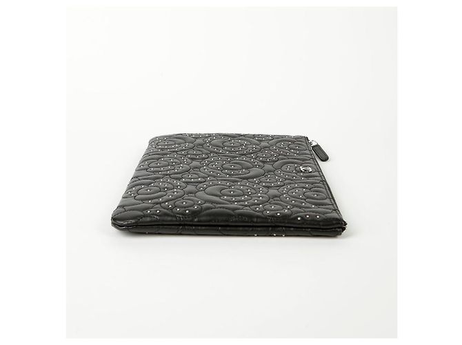 Chanel Clutch con borchie Camellia Nero - vista 5
