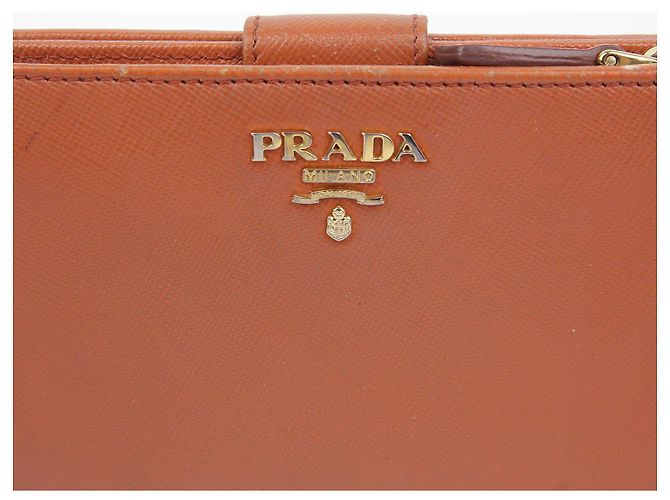 Saffiano Prada Kompakte Geldbörse mit Metall-Logo - Ansicht 3