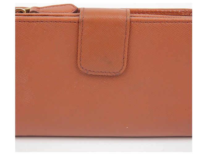 Saffiano Prada Kompakte Geldbörse mit Metall-Logo - Ansicht 5