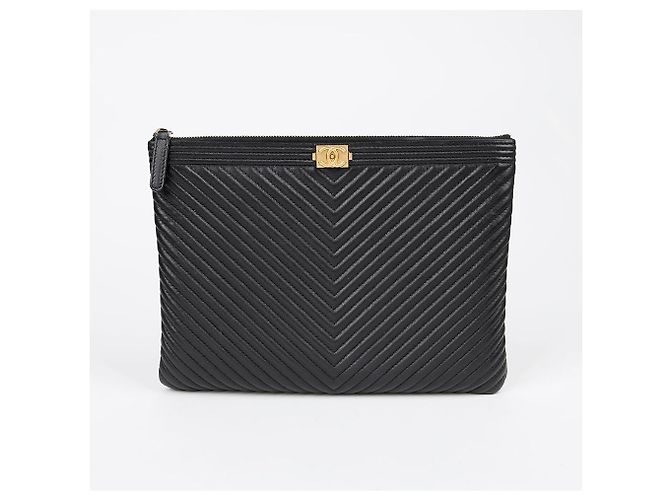 Chanel Clutch Medio Chevron Boy Nero - vista 2