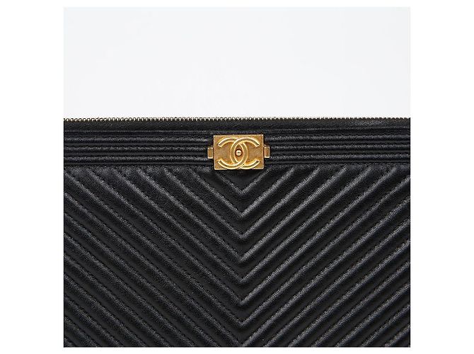 Chanel Clutch Medio Chevron Boy Nero - vista 3