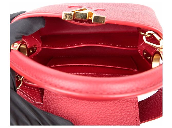 Louis Vuitton Borsa a Spalla Capucines Mini Tote Rosso - vista 10