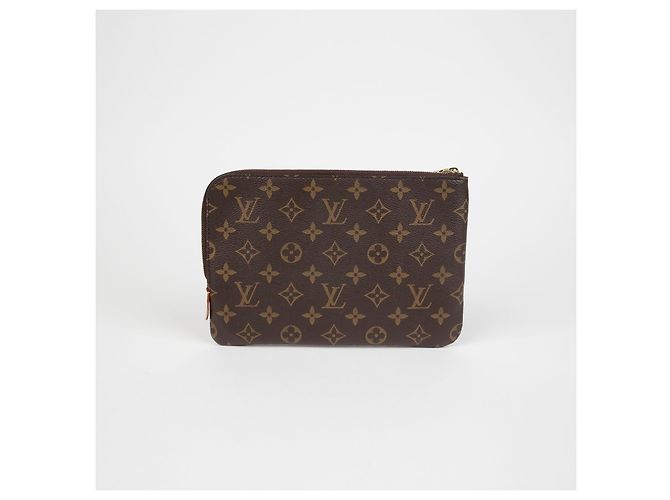 Louis Vuitton Clutch Etyu Boyajou PM Bianco - vista 4