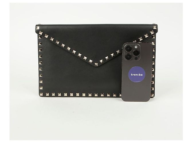 Valentino Clutch sobre Rockstud Negro - vista 10