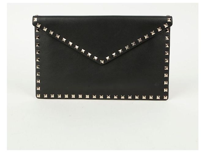 Valentino Clutch sobre Rockstud Negro - vista 2