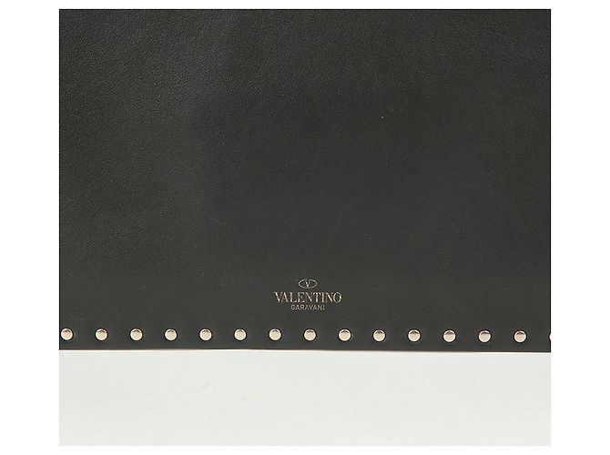Valentino Clutch sobre Rockstud Negro - vista 7